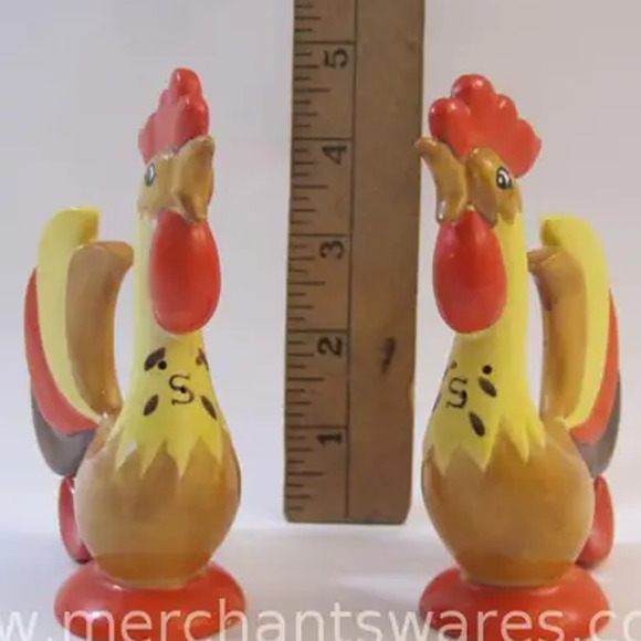 Two VINTAGE 1960's Holt Howard Rooster Salt shakers with stoppers and stickers - Picture 2 of 8